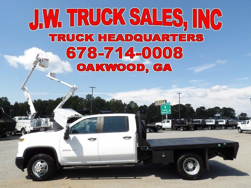 Used 2024 Chevrolet Silverado 3500 W/T w/ Snow Plow Prep Package AWD/4WD image 2