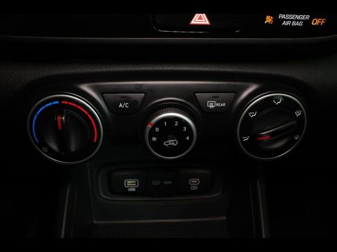 Used 2026 Hyundai Venue SE image 25