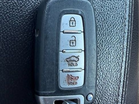 Used 2015 Hyundai Sonata Limited w/ Option Group 02 FWD image 35