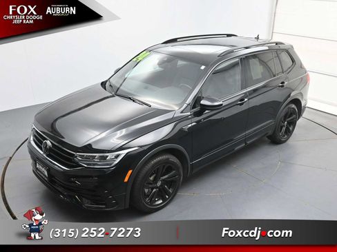 Used 2024 Volkswagen Tiguan SE R-Line AWD/4WD image 29