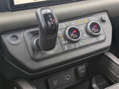 Used 2022 Land Rover Defender 110 X-Dynamic HSE image 9