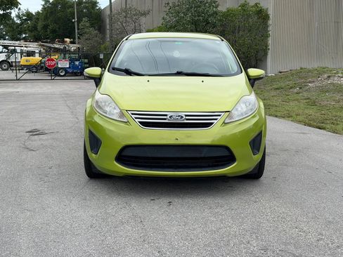 Used 2013 Ford Fiesta SE FWD image 3