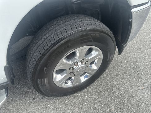 Used 2024 RAM 2500 Big Horn image 32