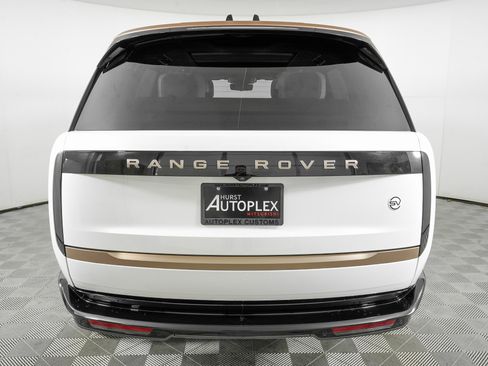 Used 2024 Land Rover Range Rover SV image 6