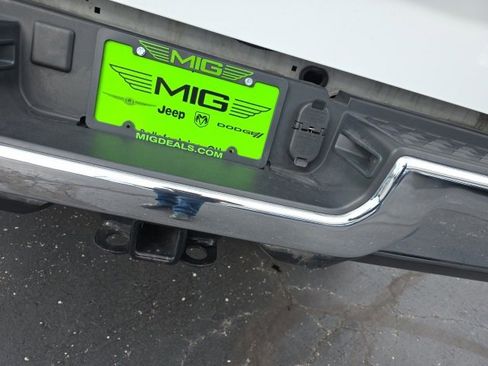 Used 2024 RAM 2500 Big Horn w/ Safety Group image 6