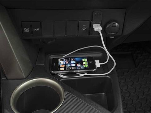 Used 2013 Toyota RAV4 LE image 15