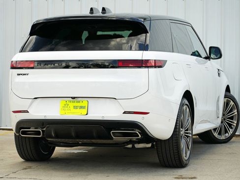 Used 2024 Land Rover Range Rover Sport Autobiography image 5