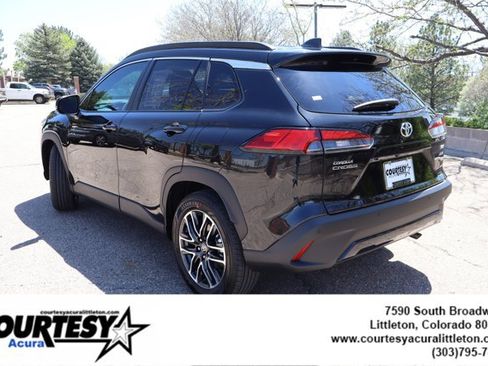 Used 2026 Toyota Corolla Cross XLE w/ Convenience Package AWD/4WD image 4