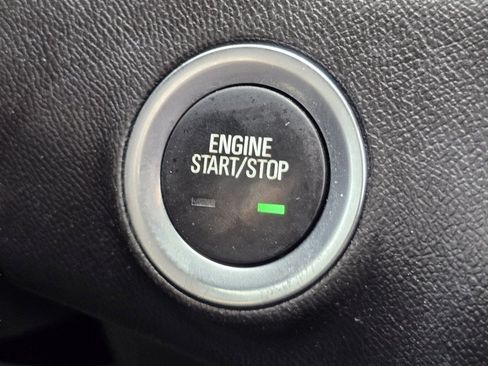 Used 2024 GMC Terrain SLE w/ Elevation Edition AWD/4WD image 10