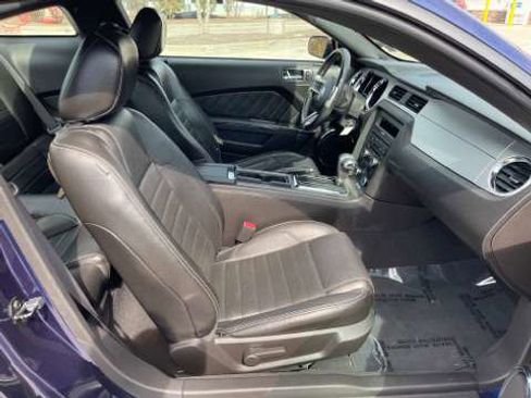 Used 2010 Ford Mustang Coupe RWD image 9