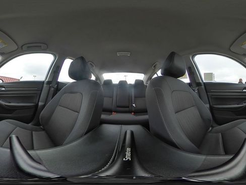 Used 2025 Nissan Altima 2.5 SV FWD image 43