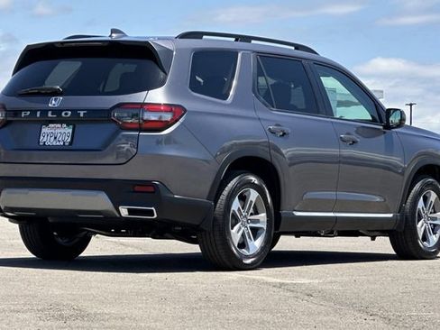 Certified 2026 Honda Pilot EX-L image 4