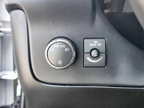 Used 2022 Chevrolet Express 3500 w/ Power Convenience Package RWD image 13
