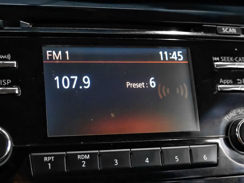 Used 2015 Nissan Rogue SV w/ SV Family Package FWD image 35