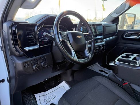 Used 2024 Chevrolet Silverado 2500 LT image 13