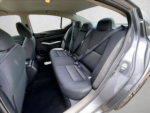Used 2024 Nissan Altima 2.5 SV FWD image 25