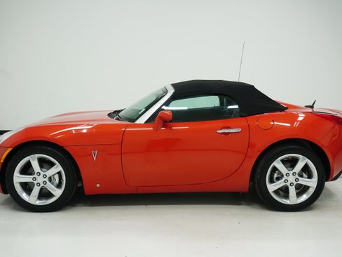 Used 2008 Pontiac Solstice GXP w/ Premium Package RWD image 7
