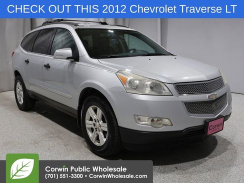 Used 2012 Chevrolet Traverse LT image 1
