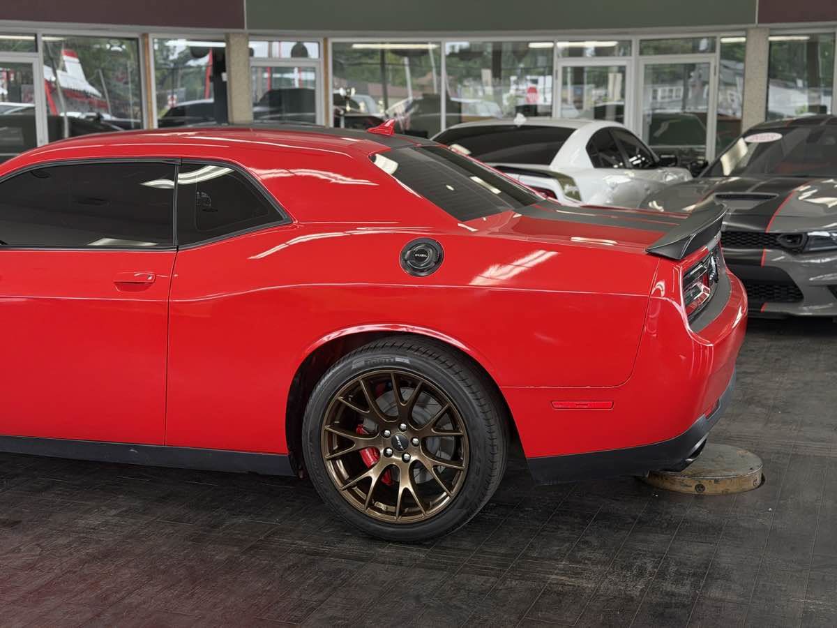 Used 2016 Dodge Challenger SRT Hellcat RWD image 12