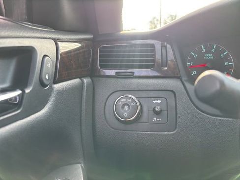 Used 2013 Chevrolet Impala LTZ image 19