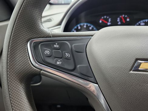 Used 2021 Chevrolet Malibu LS image 32