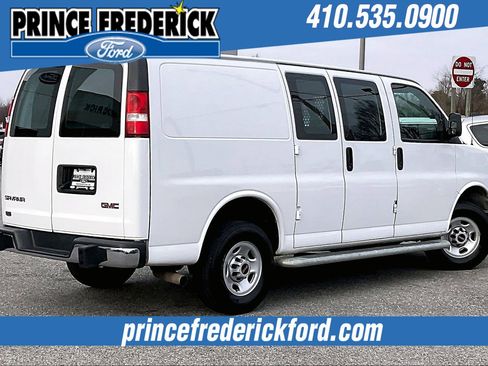 Used 2024 GMC Savana 2500 G25 w/ Driver Convenience Package image 12