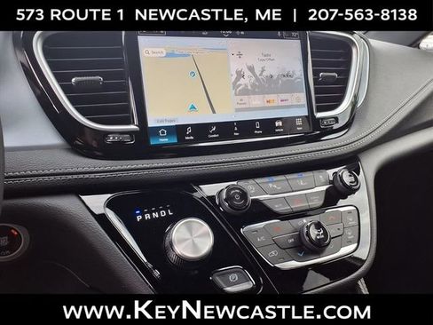 New 2026 Chrysler Pacifica Limited w/ S Appearance Package image 9