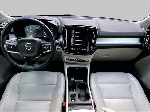 Used 2021 Volvo XC40 T5 Momentum w/ Protection Package Premier AWD/4WD image 13