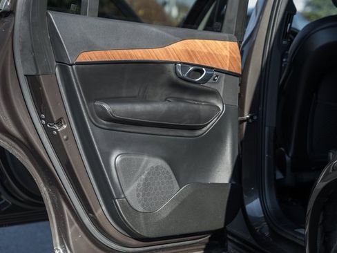 Certified 2023 Volvo XC90 B6 Plus image 34