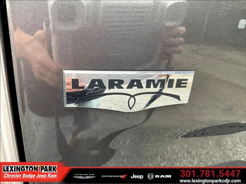 Used 2018 RAM 1500 Laramie w/ Convenience Group AWD/4WD image 24