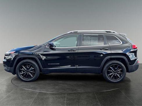 Used 2017 Jeep Cherokee Limited AWD/4WD image 5