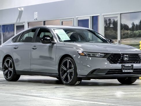 Used 2023 Honda Accord Sport image 6