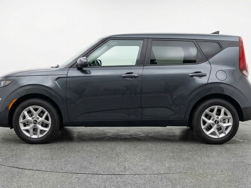 Used 2025 Kia Soul LX w/ LX Technology Package FWD image 5