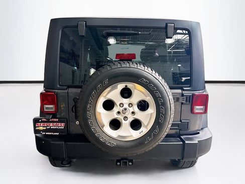 Used 2018 Jeep Wrangler Unlimited Sport w/ Connectivity Group AWD/4WD image 6