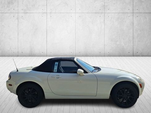Used 2008 MAZDA MX-5 Miata Touring image 5