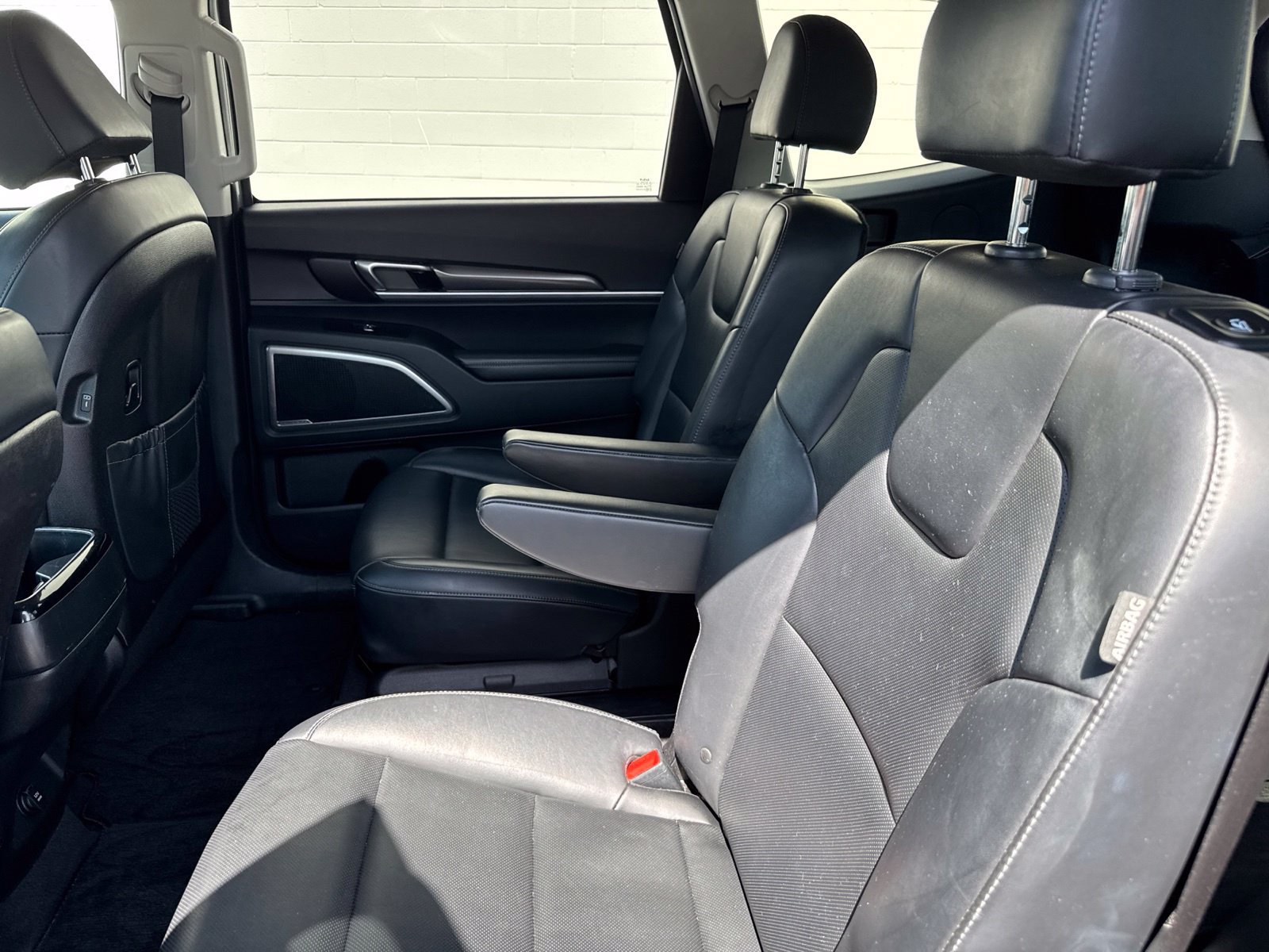 Used 2025 Kia Telluride S FWD image 18