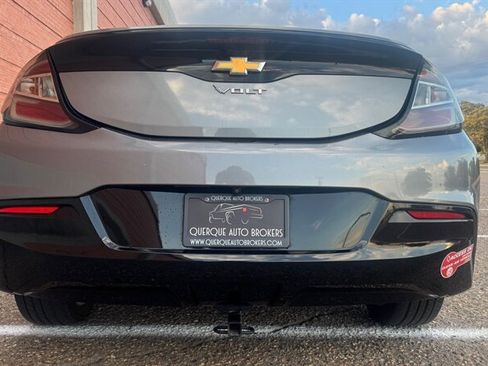 Used 2018 Chevrolet Volt LT FWD image 8