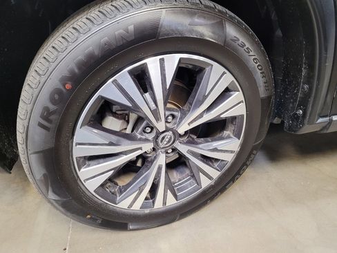 Used 2023 Nissan Rogue SV FWD image 31