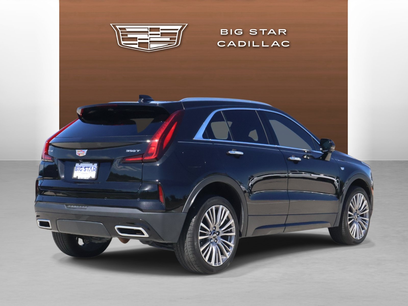 Used 2025 Cadillac XT4 Premium Luxury w/ Technology Package FWD image 5