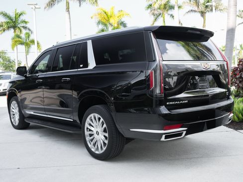 Used 2023 Cadillac Escalade ESV Premium Luxury RWD image 8