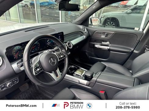 Used 2022 Mercedes-Benz GLB 250 4MATIC image 16