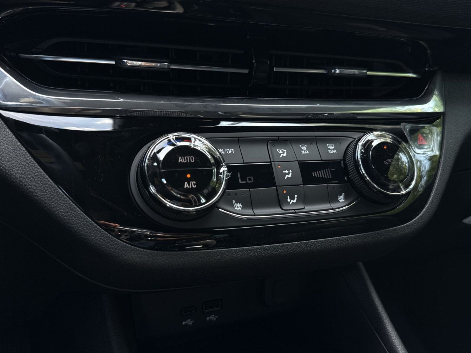 New 2026 Buick Envista Sport Touring w/ Convenience I Package FWD image 20