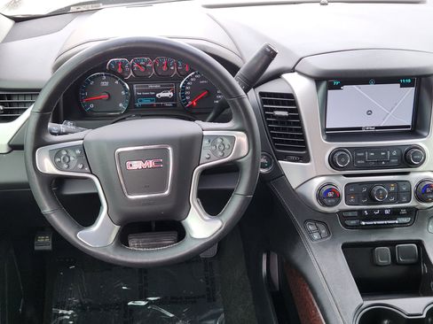 Used 2018 GMC Yukon XL SLT w/ Premium Edition image 30