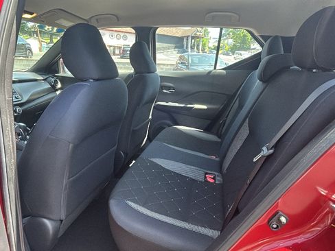 Used 2018 Nissan Kicks SV FWD image 27