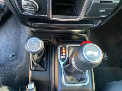 Used 2021 Jeep Wrangler Unlimited Sport image 23