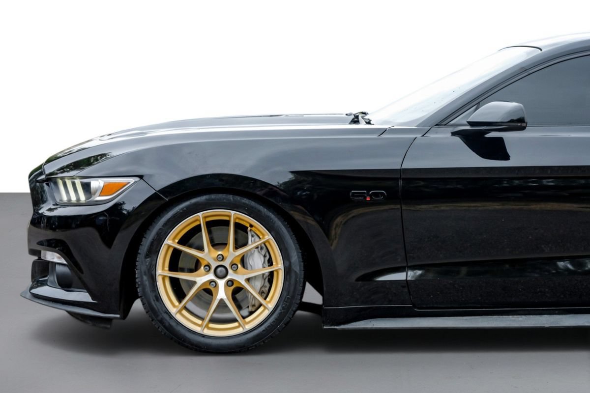 Used 2017 Ford Mustang GT Premium w/ Equipment Group 401A RWD image 10