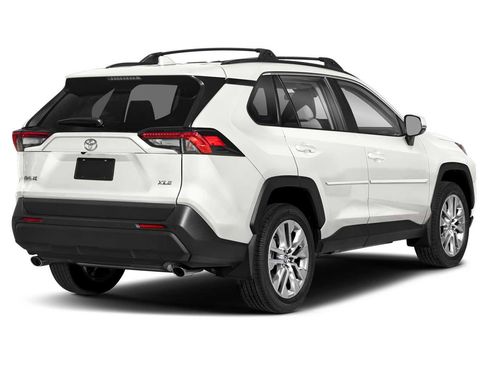 Used 2025 Toyota RAV4 XLE image 2