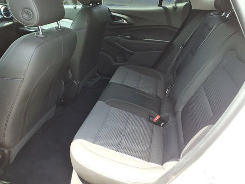 Used 2025 Chevrolet Trax LT FWD image 12