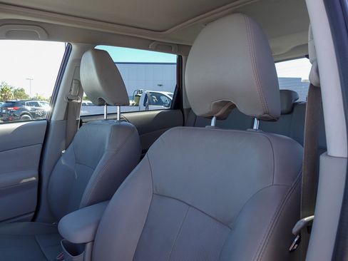 Used 2011 Subaru Forester 2.5X Limited AWD/4WD image 10