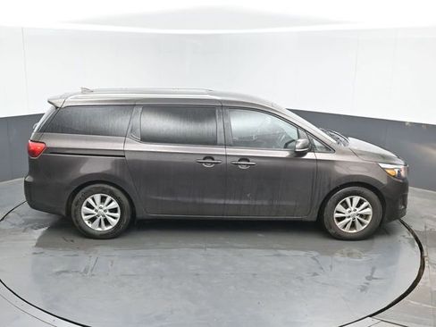 Used 2017 Kia Sedona LX w/ LX Essentials Premium Package FWD image 25